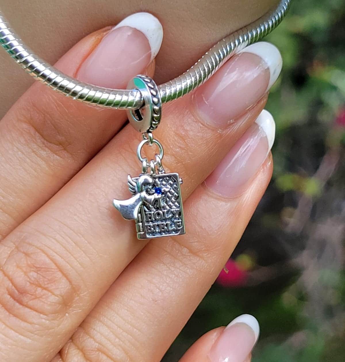 Ángel con Biblia y Cruz - Imagen 3