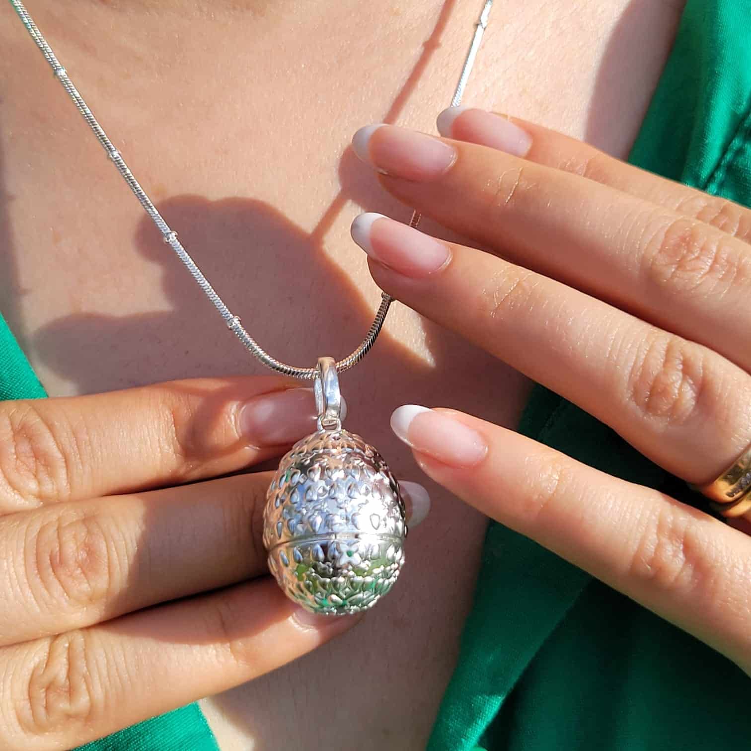 Dije Huevo Fabergé con Virgen de Guadalupe - Imagen 2