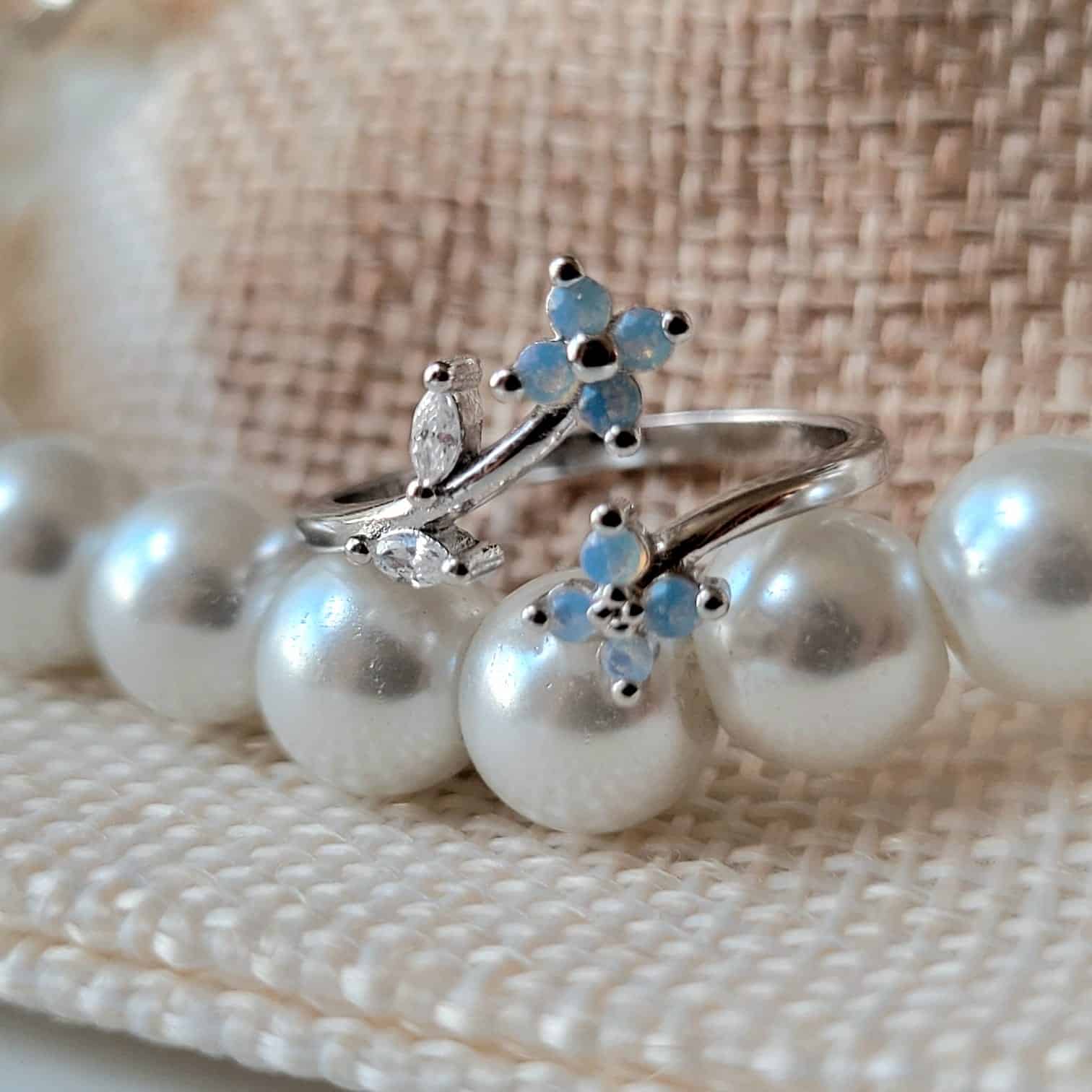 Anillo de Plata 925 con circonias en diseño de flores